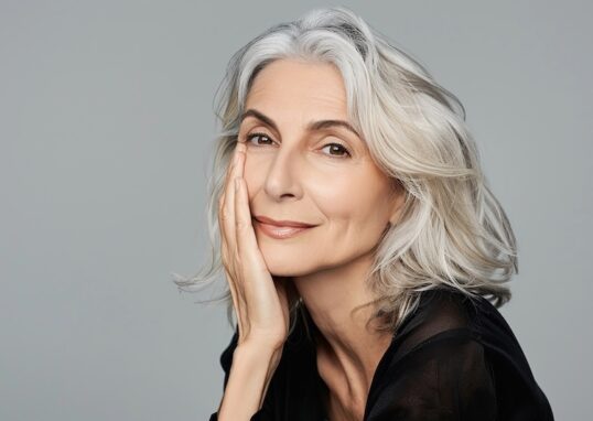 Vacker äldre kvinna