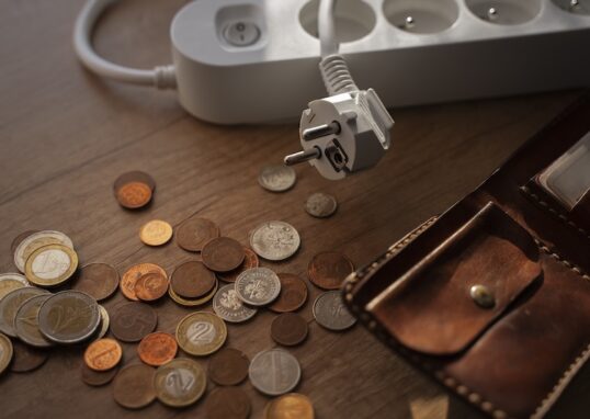 Pengar, plånbok och uttag - elmarknaden